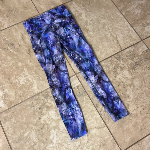 Lululemon Fast and Free High-Rise Tight 25" SIZE 6
Chromasphere Multi Blue - Picture 11 of 15